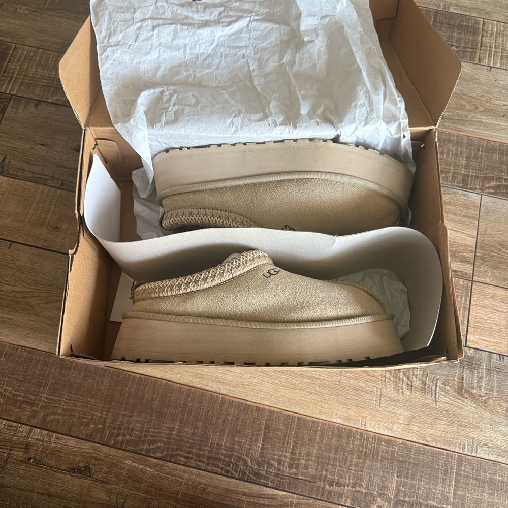 Trade jessica longo903 UGG mustard seed. Slip-On Platform Shoes